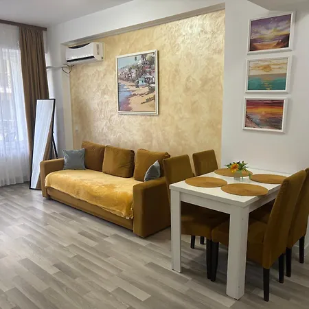 Maria Summer Daire Mamaia